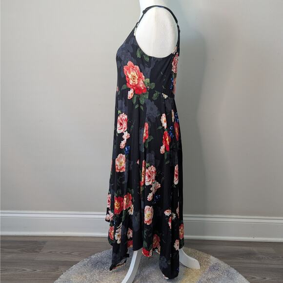 Torrid NWT Black Floral Print Trapeze Handkerchief Sleeveless Dress Sz 0 (L/12) - Picture 3 of 9